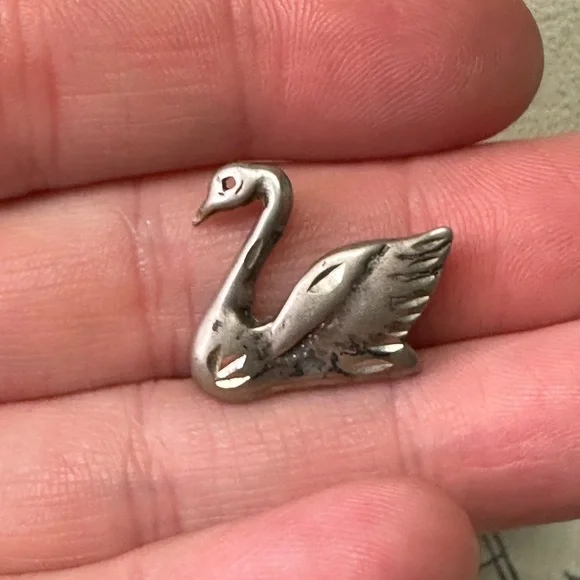 SOLD. 925 Silver Swan, Gorgeous! - Picture 2 of 5